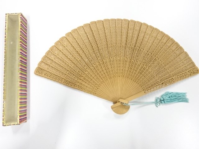 JAPANESE KIMONO / ANTIQUE SANDALWOOD FAN